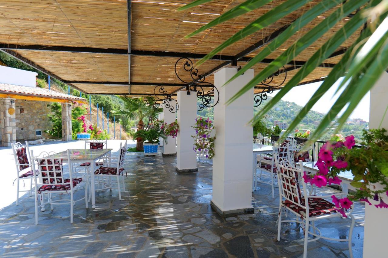 Vila Panorama Piqeras Bed and Breakfast Exteriör bild
